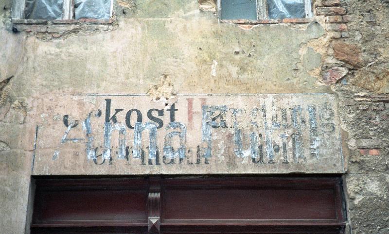 Görlitz, Bogstr. 5, 29.4.1996.jpg - Anna Fürll (in Grauweiß) / darunter: Vorkost-Handlung Hermann Fürll (in Schwarz) / darunter: ... Handlung (in Rot)